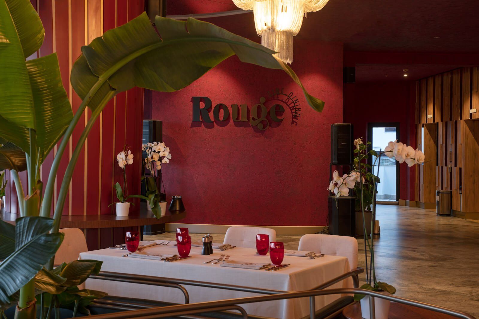 Liu Resorts, Rouge Bar