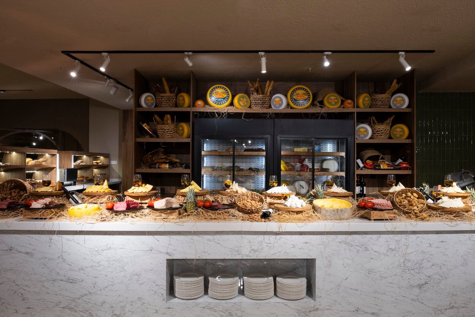 Liu Resorts, Gastro