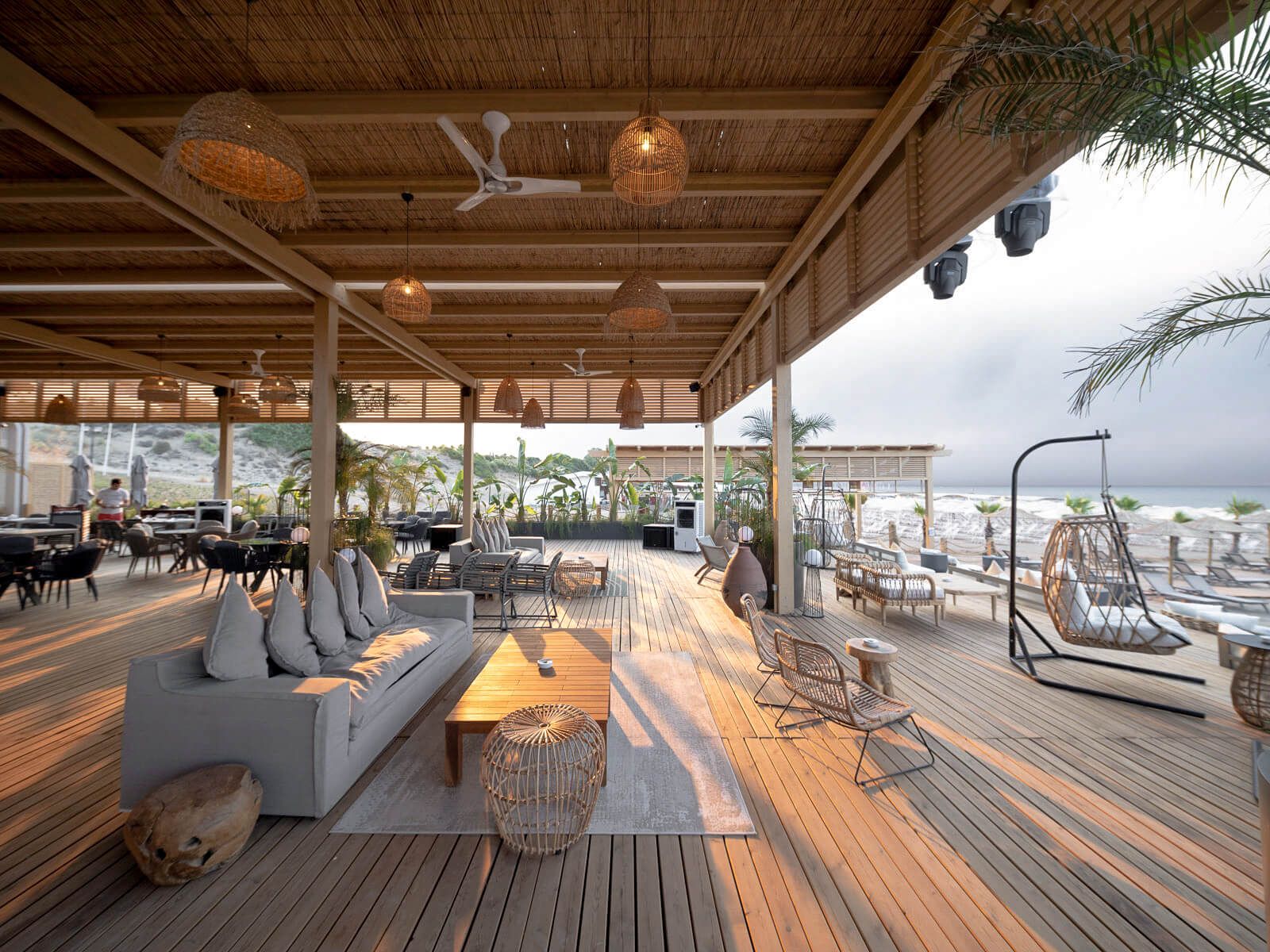 Liu Resorts, Strand