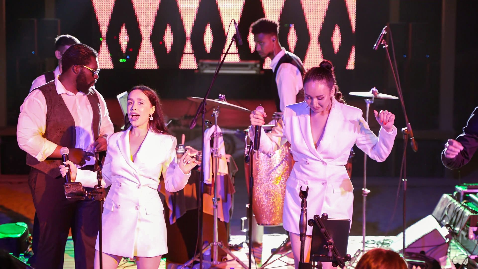 Liu Resorts | Band performing on stage